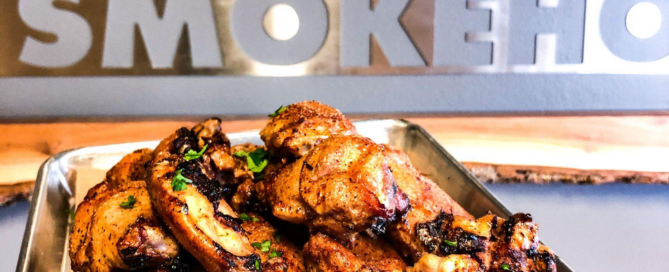 This photo shows a bunch of meat on a plate.